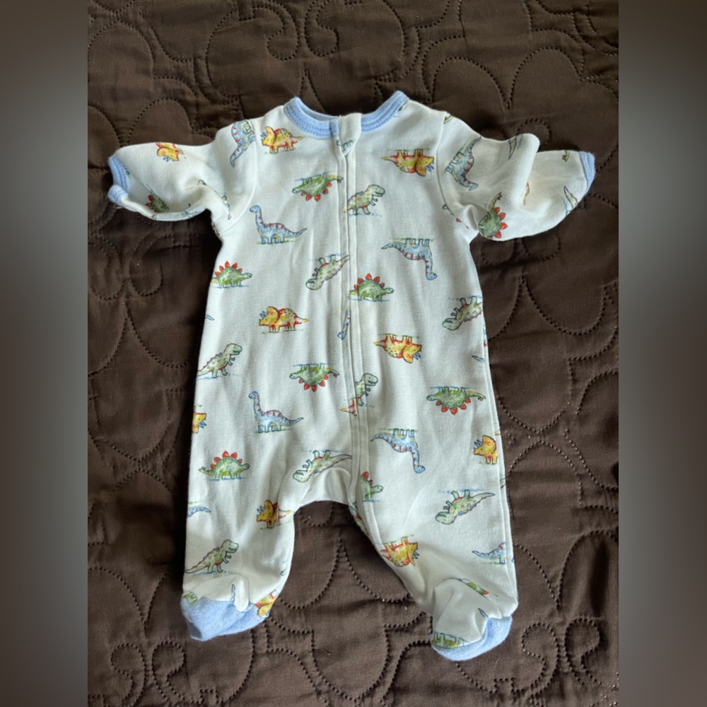 5/10$ Bundle of two preemie onesies - Picture 2 of 4